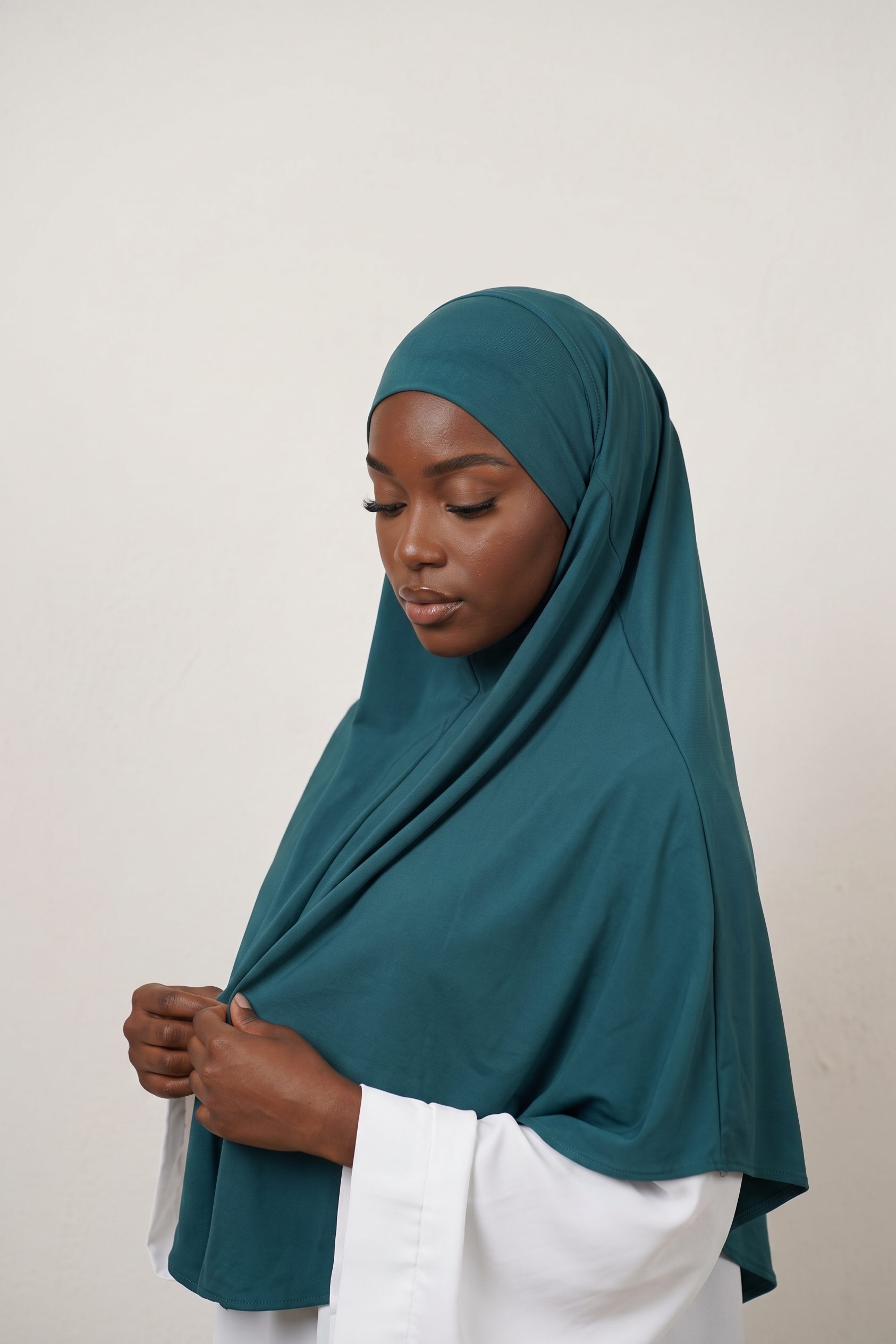 Emerald Tide Luxury Crystal Hemp Khimar